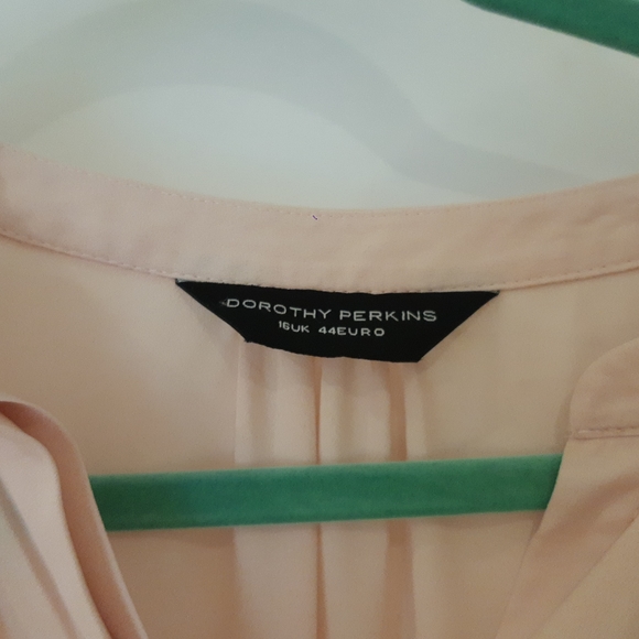 🌞3/$60 Dorothy Perkins Blouse - Picture 2 of 5